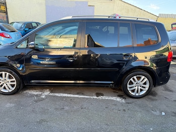 Used Volkswagen Touran 2012 for sale - 77704208: Photo