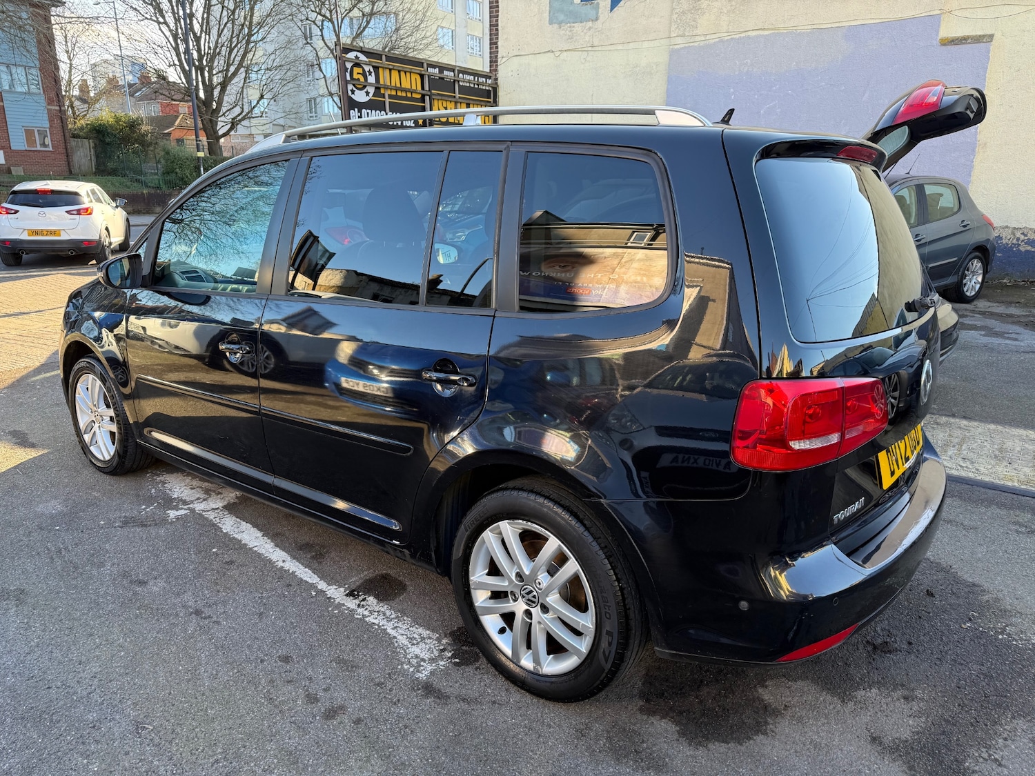 Used Volkswagen Touran 2012 for sale - 77704208: Photo 5