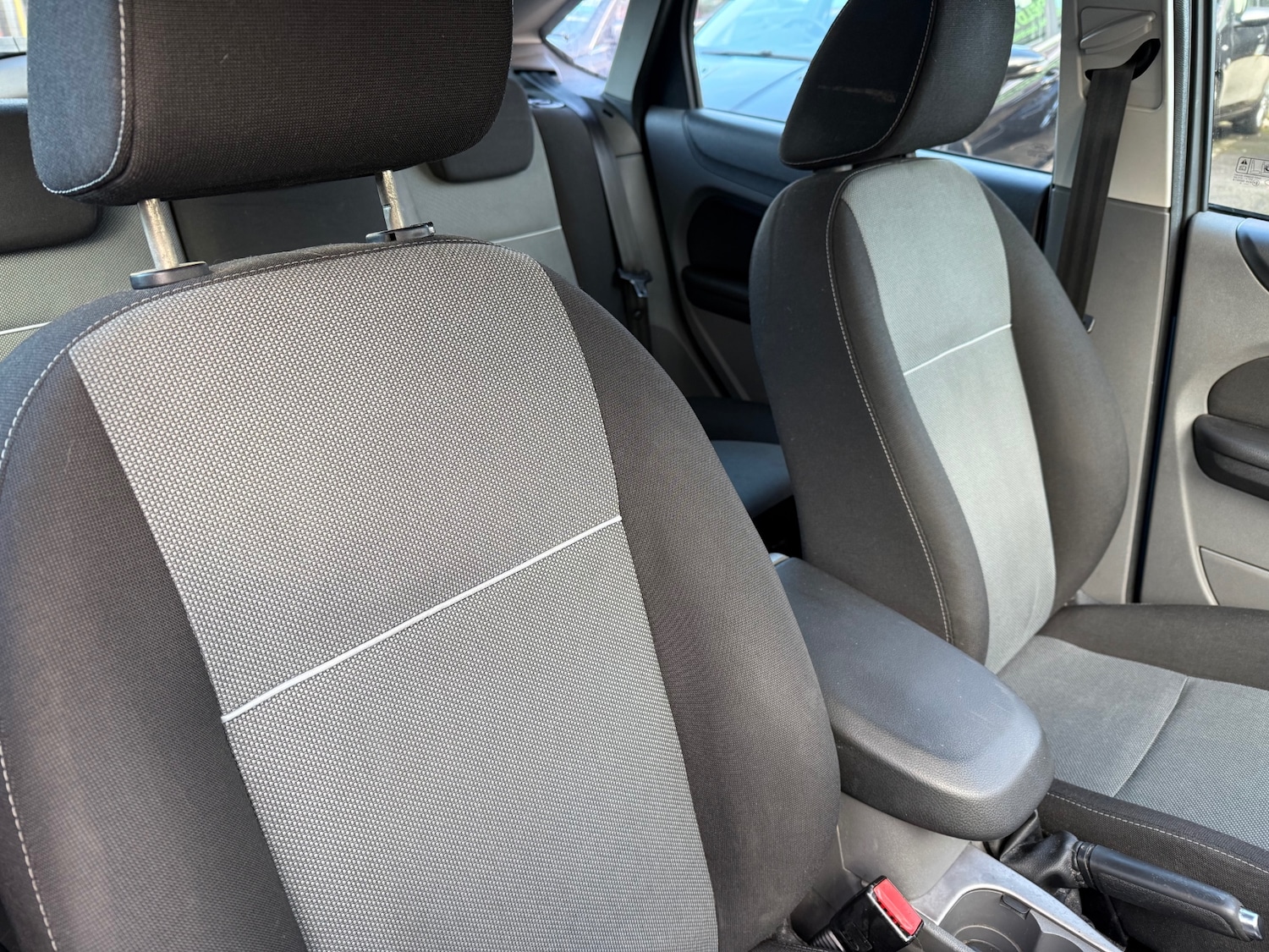 Used Ford Focus 2010 for sale - 77437983: Photo 9