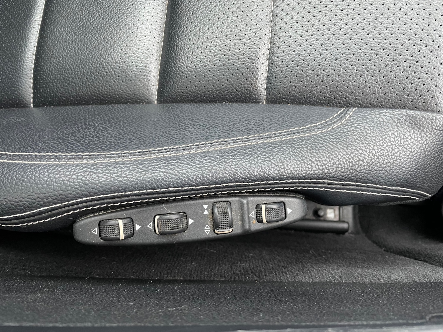Used Mercedes-Benz E Class 2013 for sale - 76346852: Photo 15
