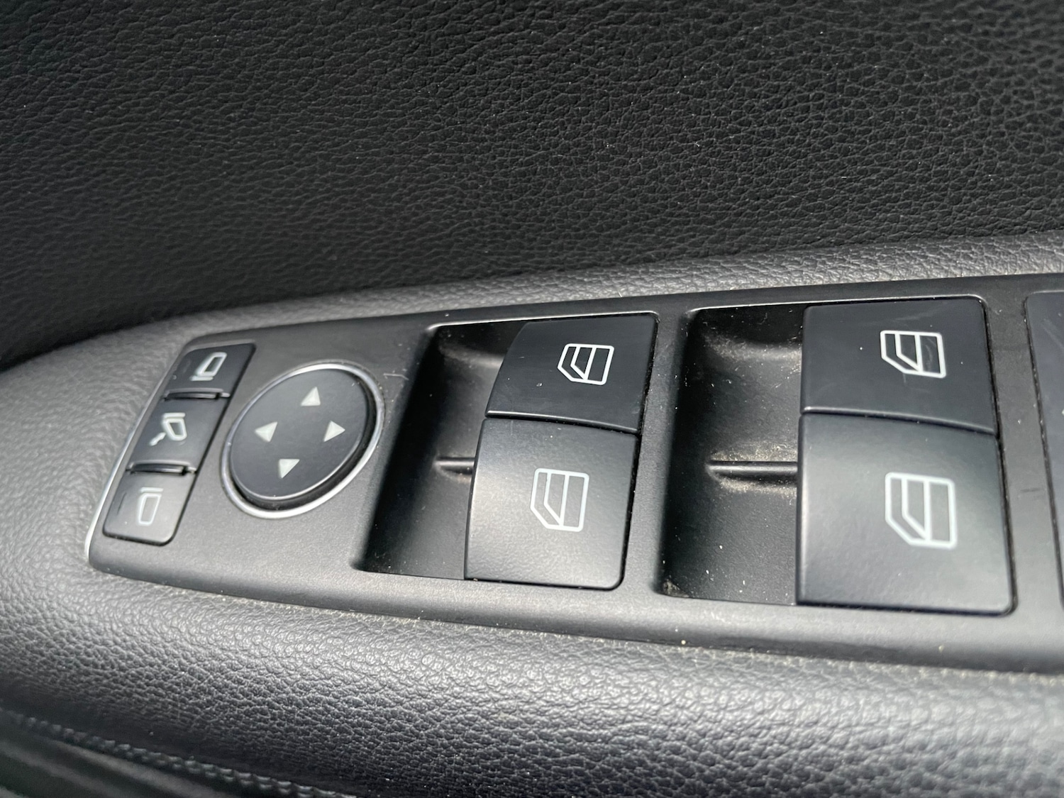 Used Mercedes-Benz E Class 2013 for sale - 76346852: Photo 20