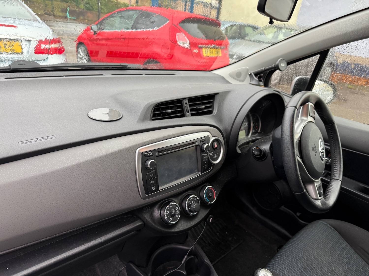 Used Toyota Yaris 2012 for sale - 76665943: Photo 12