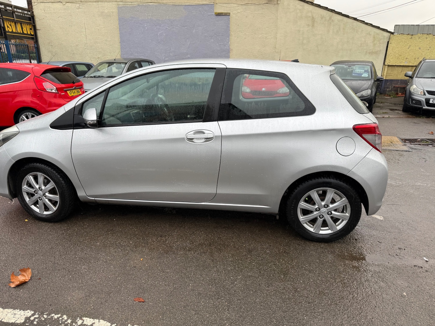 Used Toyota Yaris 2012 for sale - 76665943: Photo 8