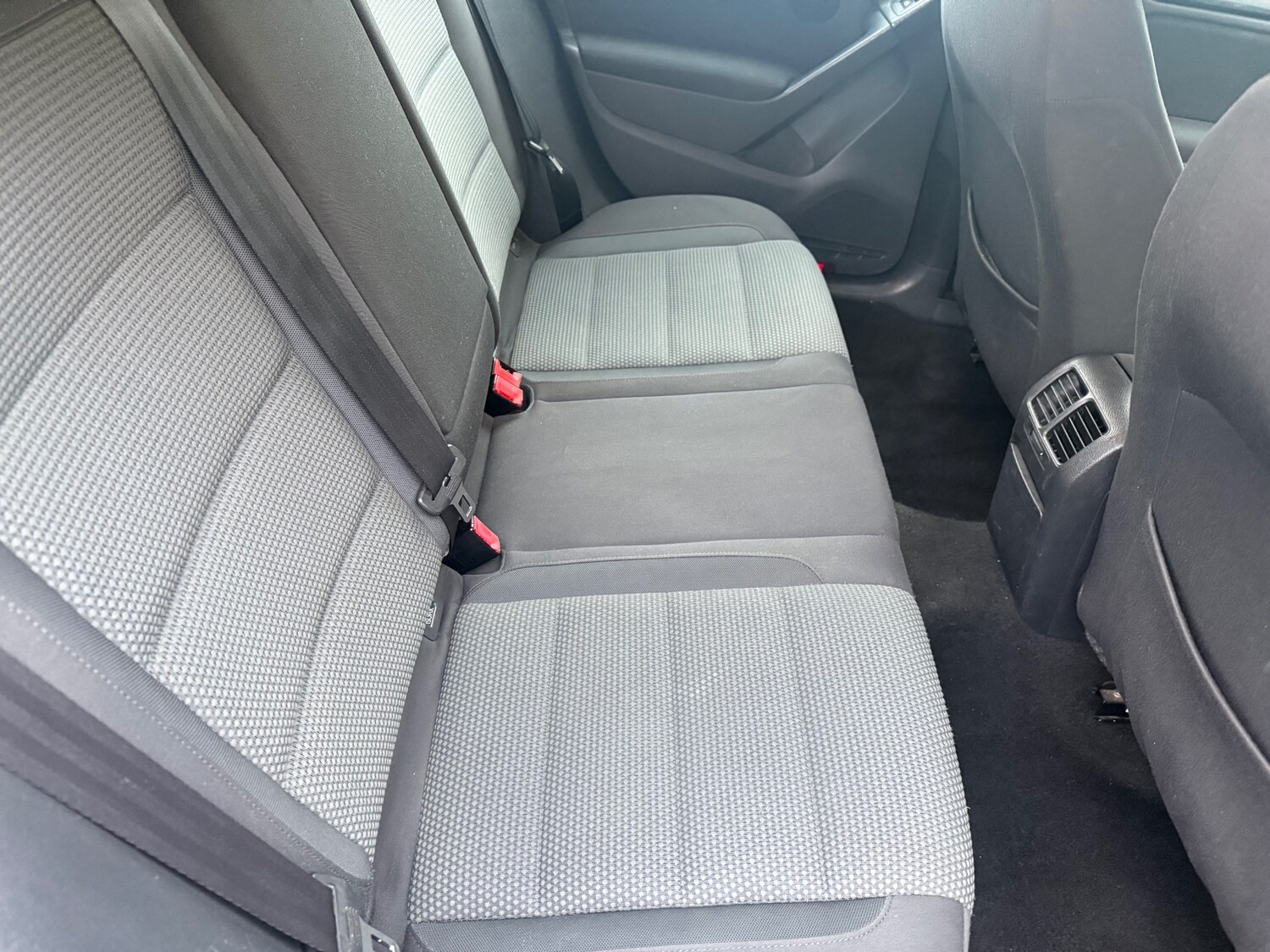 Used Volkswagen Golf 2010 for sale - 76596645: Photo 8