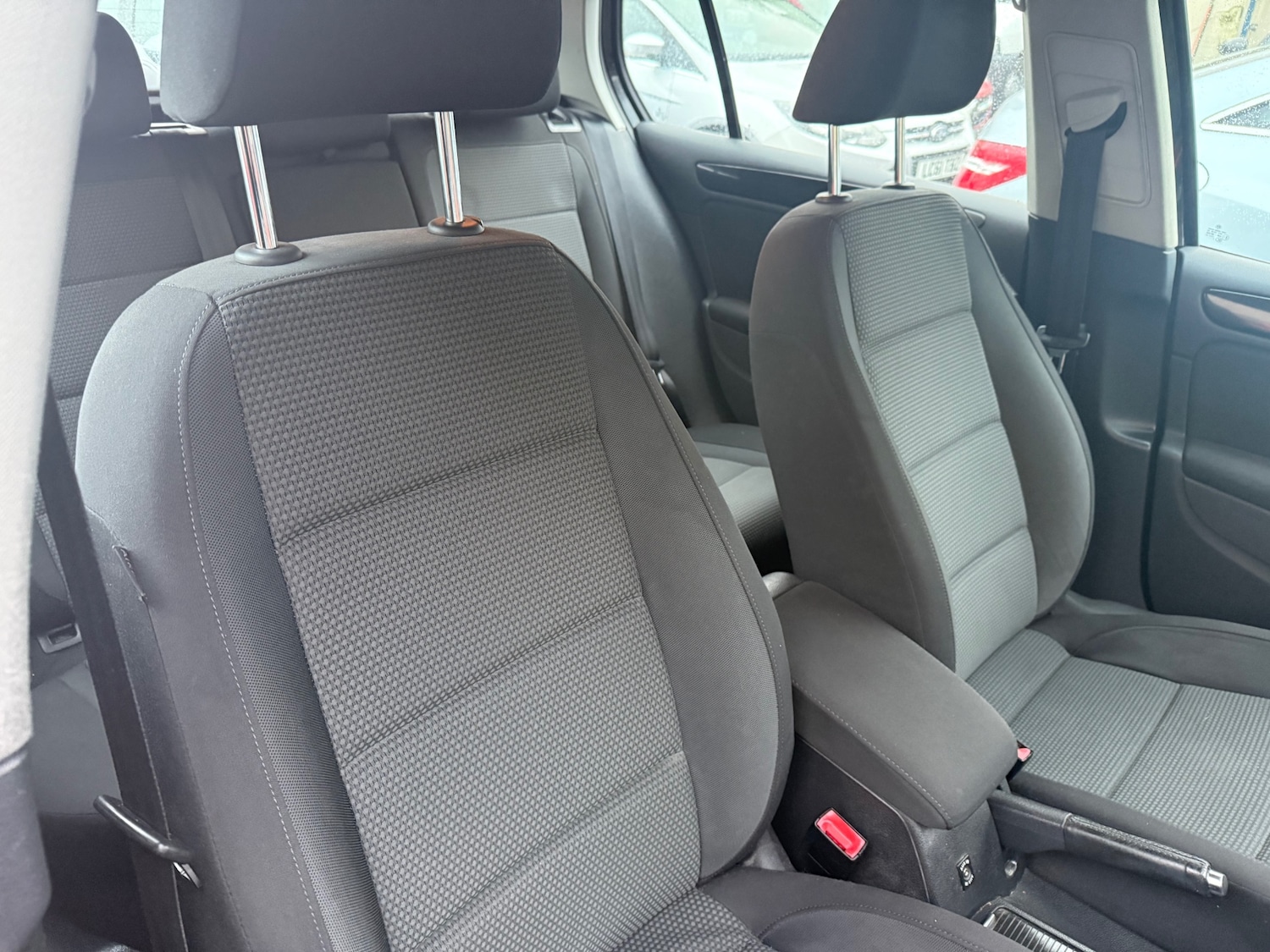 Used Volkswagen Golf 2010 for sale - 76596645: Photo 9