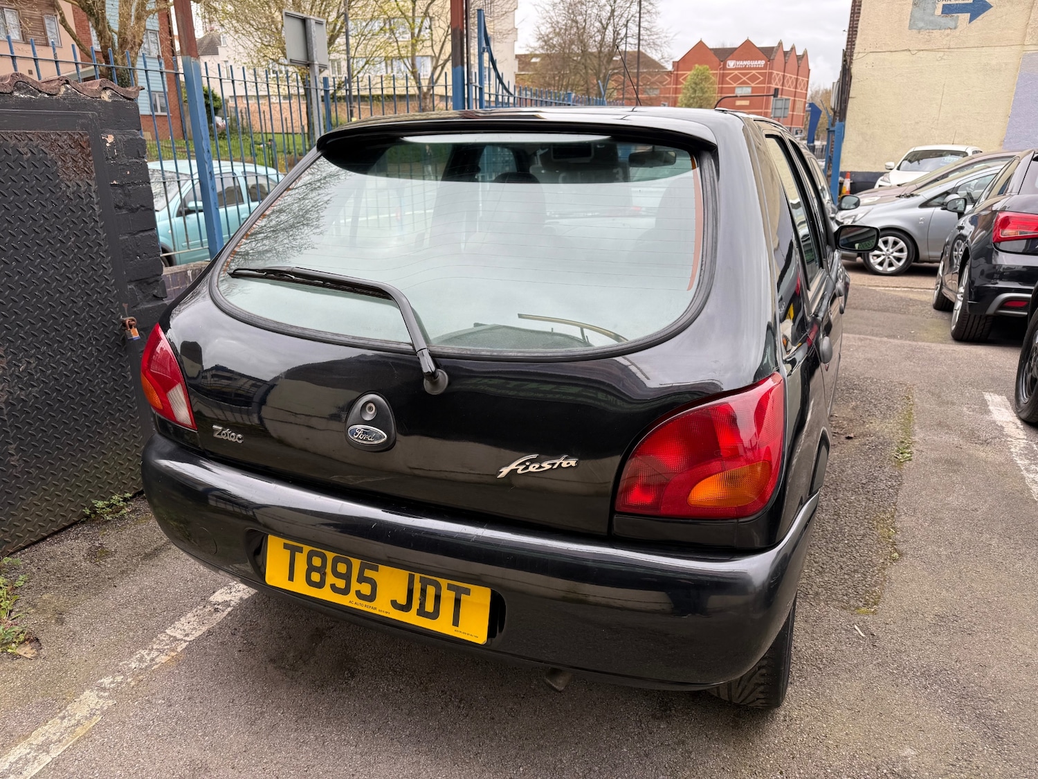 Used Ford Fiesta 1999 for sale - 78103794: Photo 5