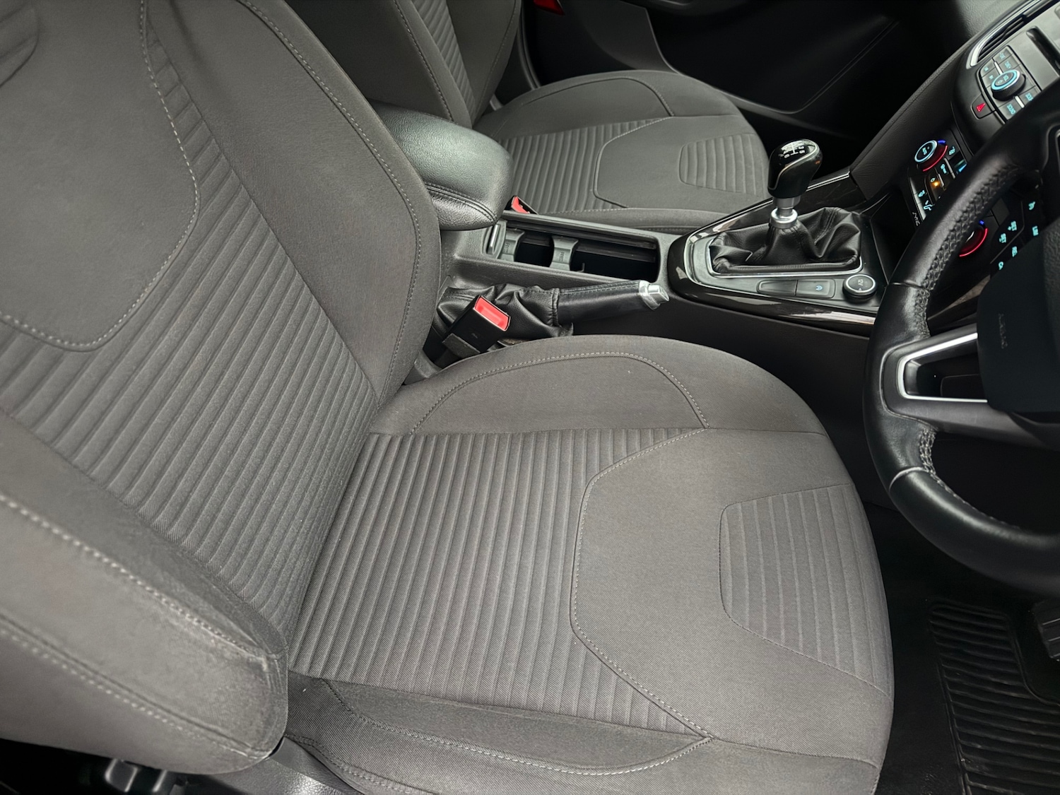 Used Ford Focus 2015 for sale - 77277047: Photo 10