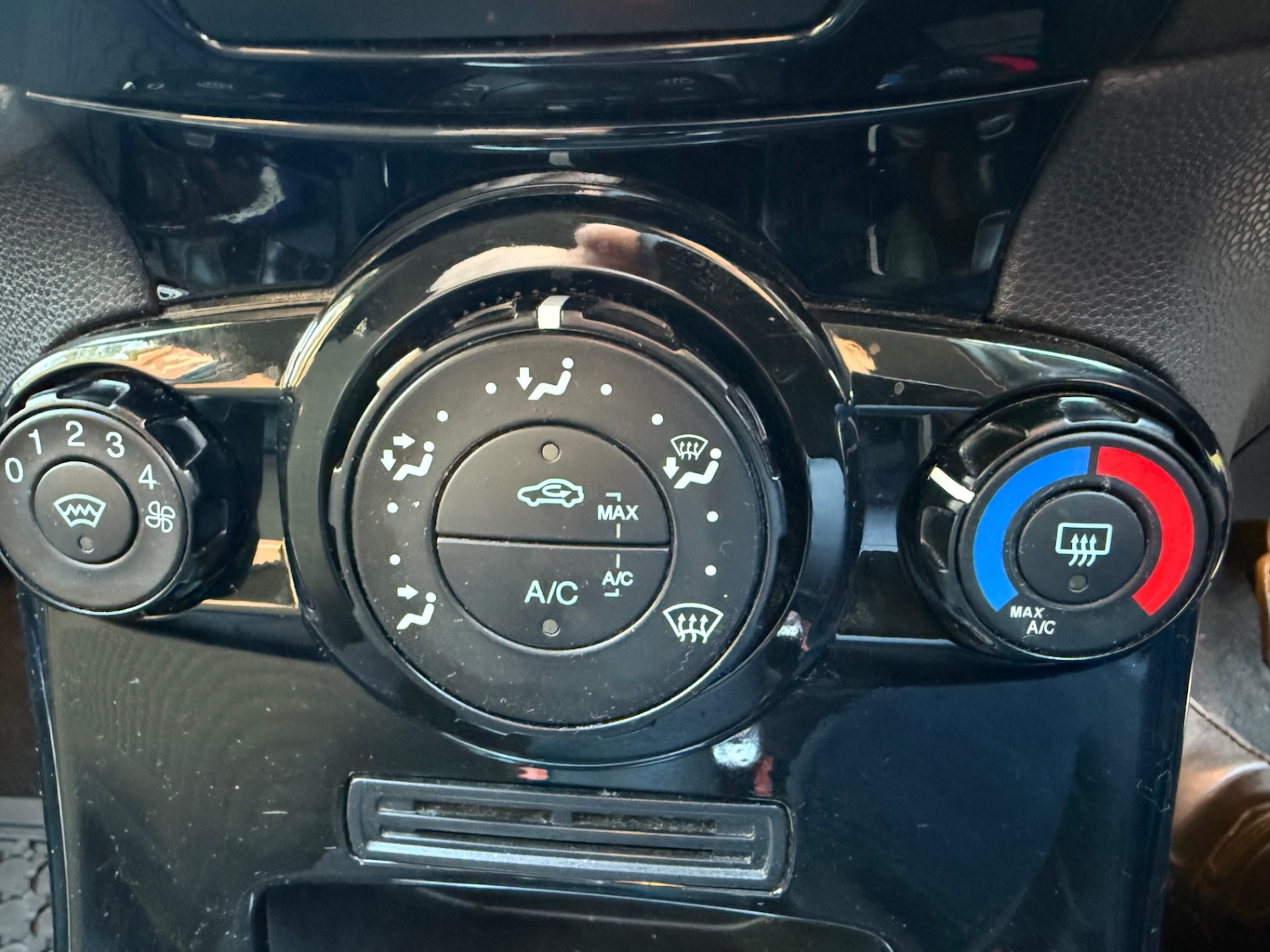 Used Ford Fiesta 2014 for sale - 78111642: Photo 14