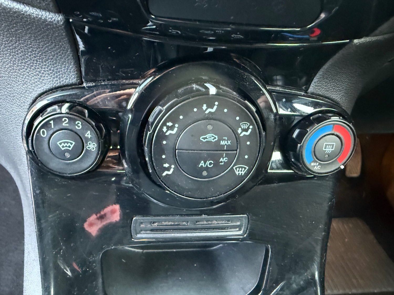 Used Ford Fiesta 2014 for sale - 76933400: Photo 13