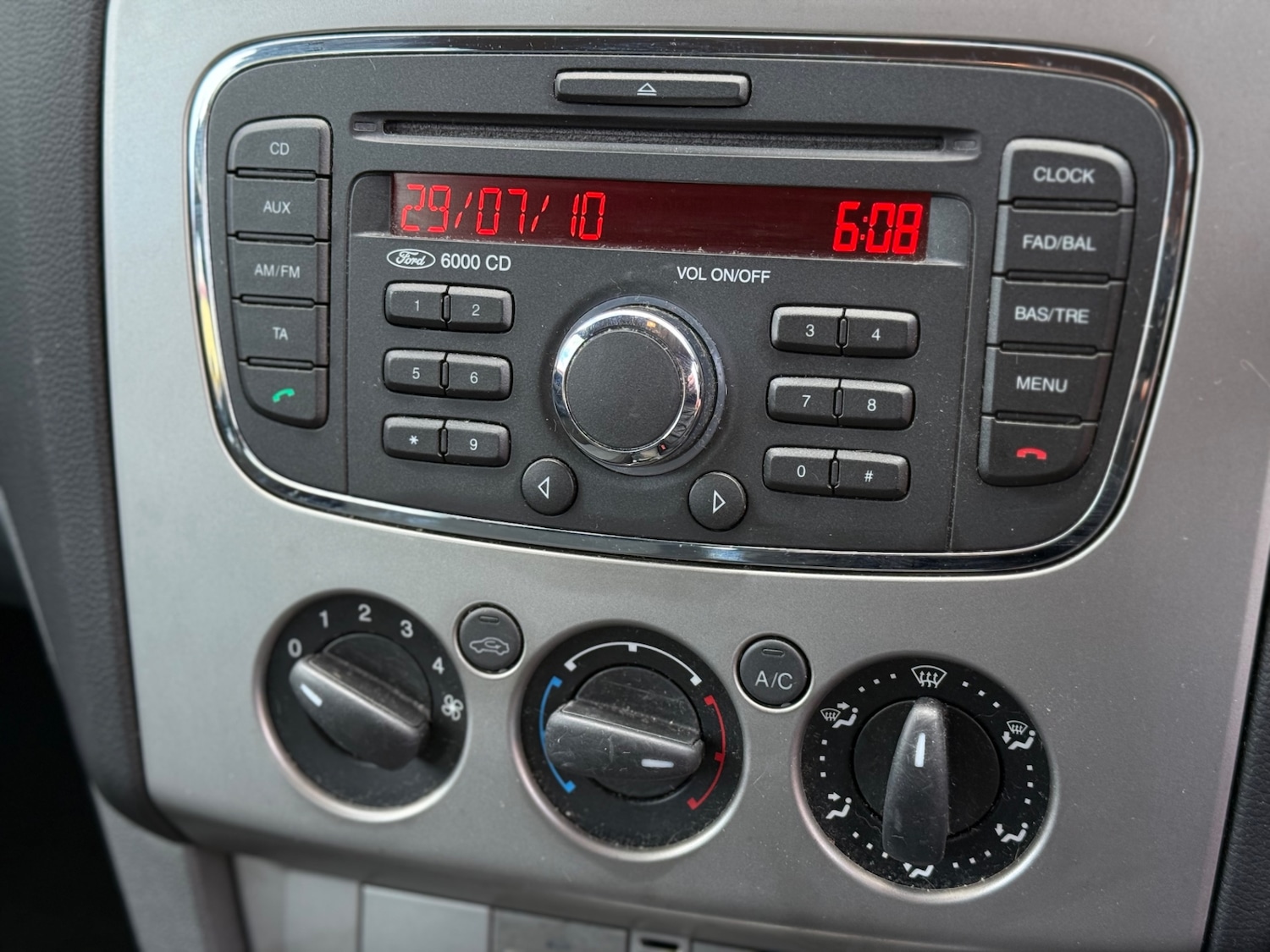 Used Ford Focus 2010 for sale - 76436863: Photo 16