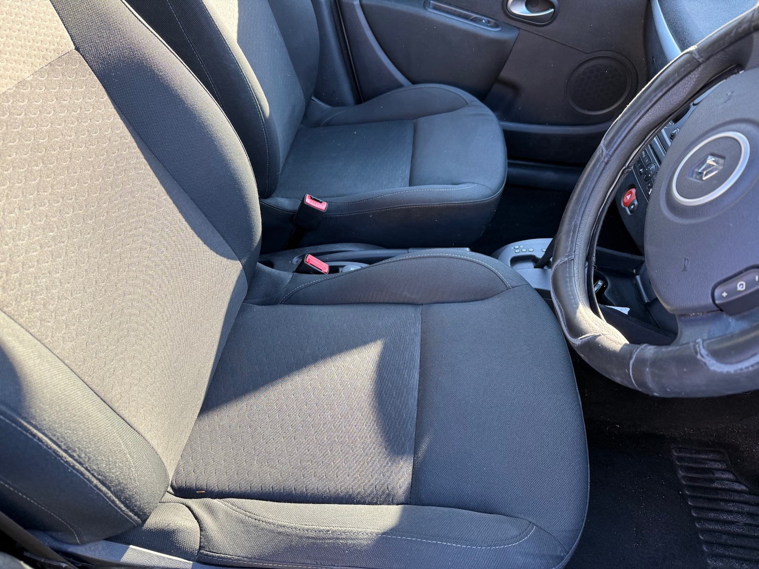 Used Renault Clio 2009 for sale - 76655644: Photo 10