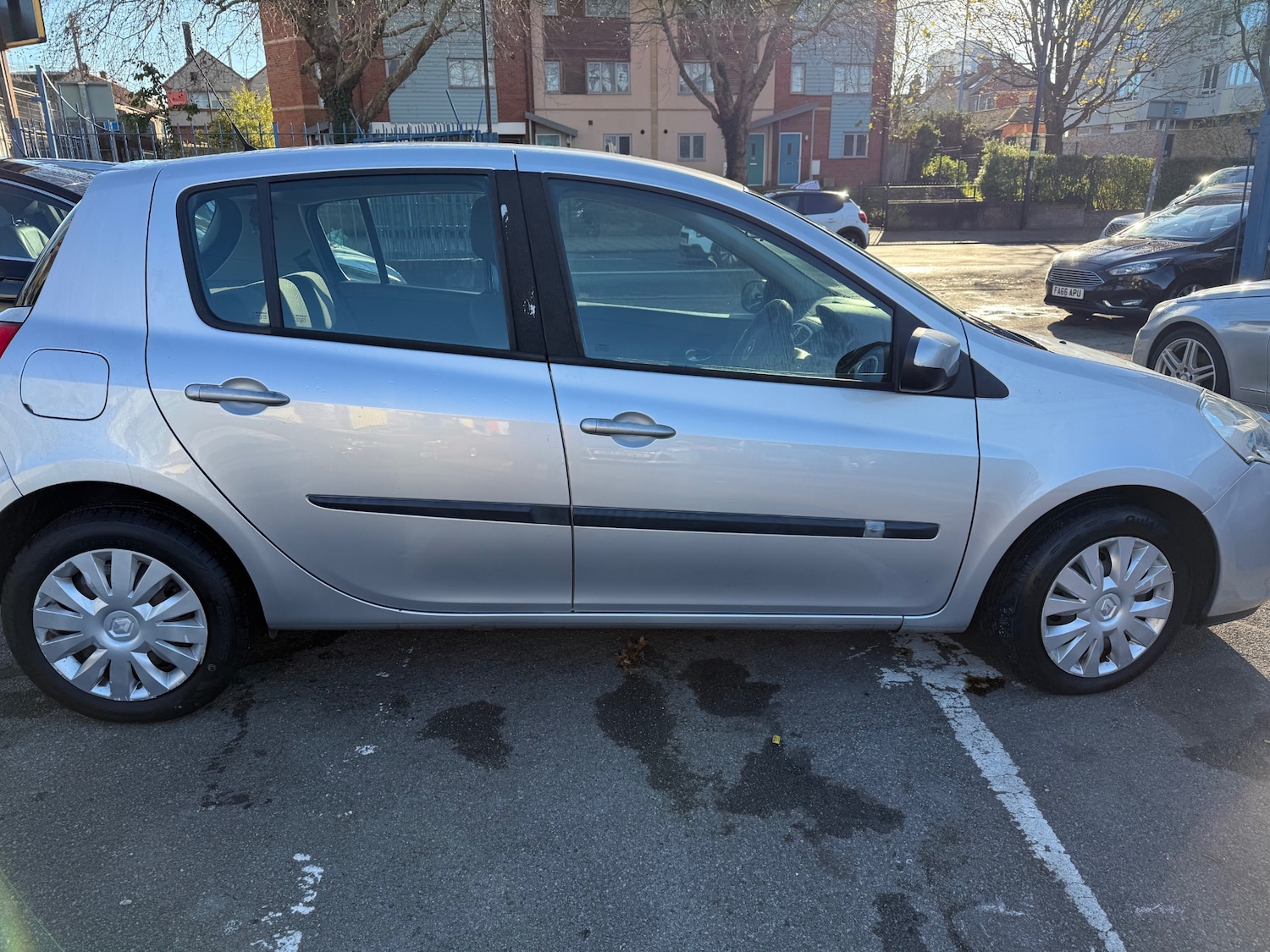 Used Renault Clio 2009 for sale - 76655644: Photo 6