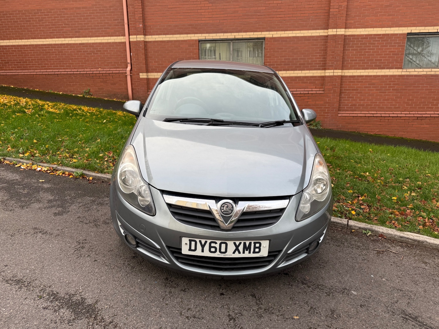 Used Vauxhall Corsa 2010 for sale - 76482702: Photo 2
