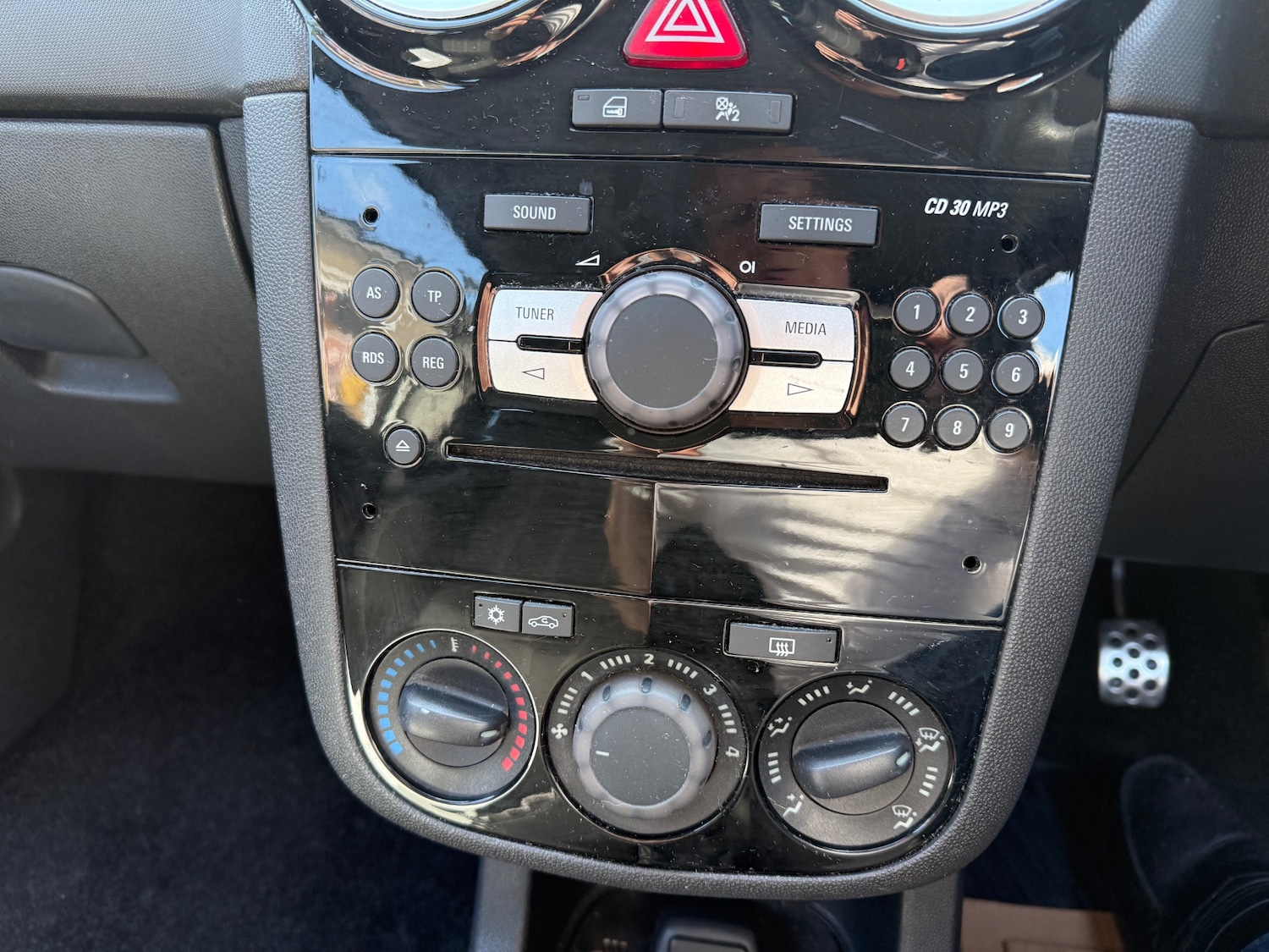 Used Vauxhall Corsa 2014 for sale - 78145989: Photo 14