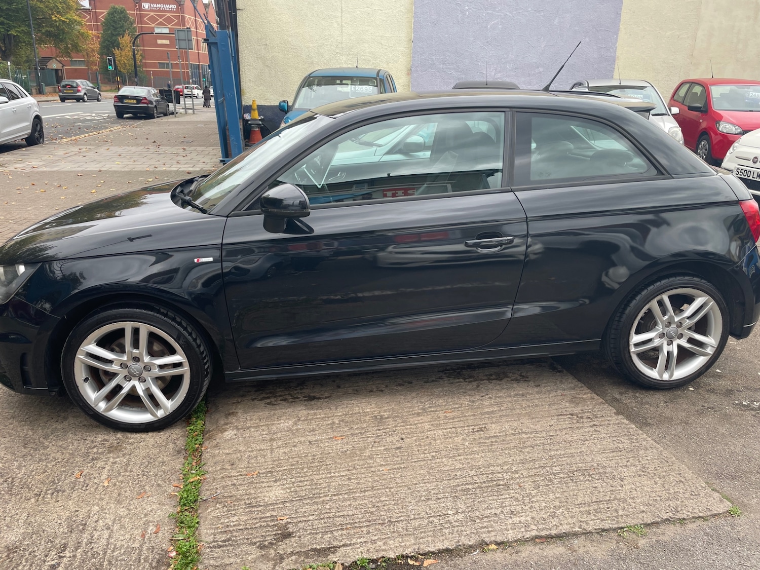 Used Audi A1 2011 for sale - 76309809: Photo 4