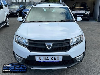 Used Dacia Sandero Stepway 2014 for sale - 76060308: Photo 2