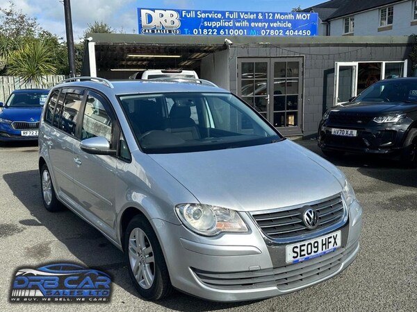 Used Volkswagen Touran 2009 for sale - 76179297: Photo 1