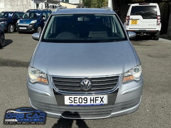 Used Volkswagen Touran 2009 for sale - 76179297: Photo 2