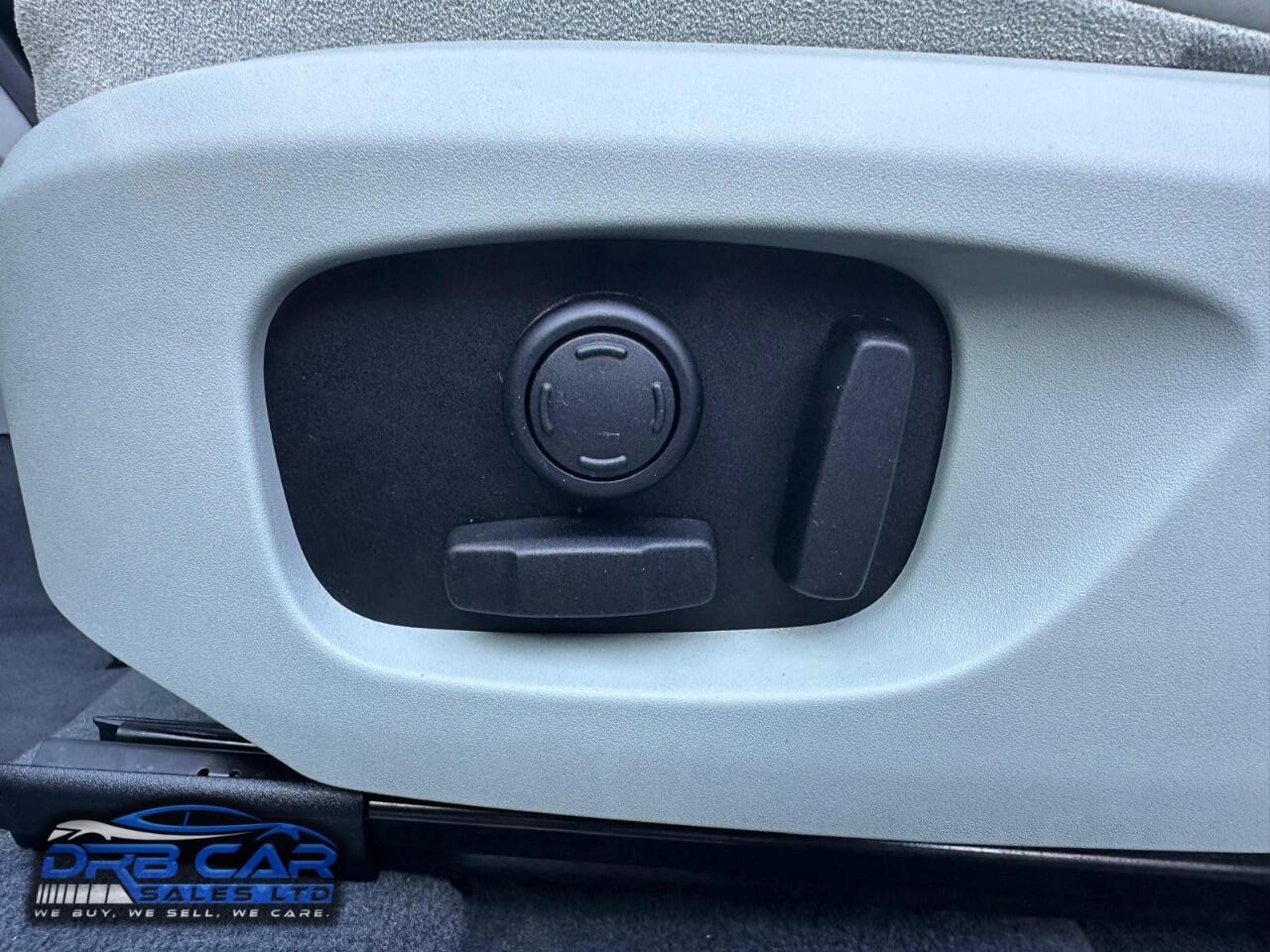 Used Land Rover Discovery Sport 2015 for sale - 76094508: Photo 36