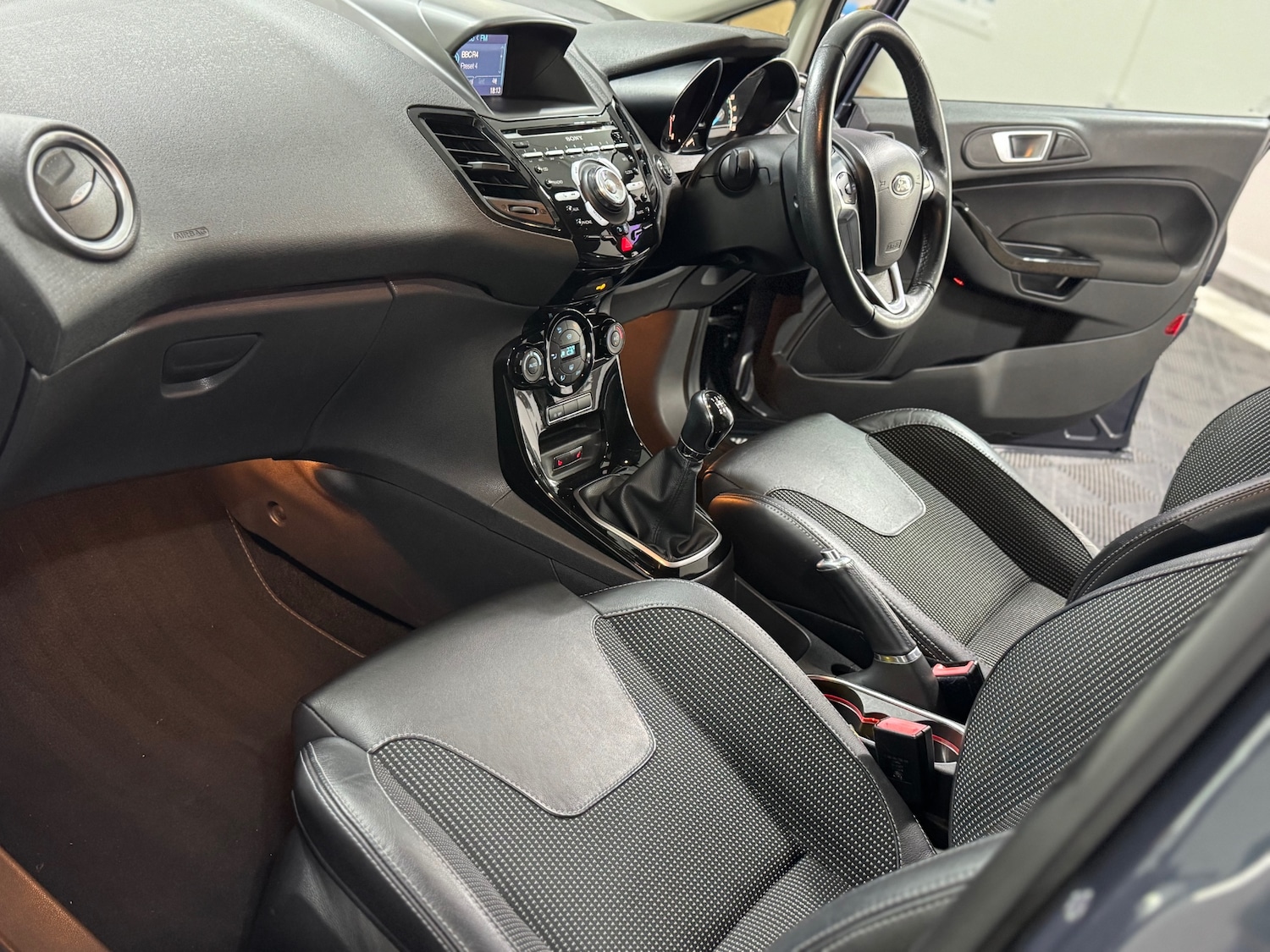 Used Ford Fiesta 2014 for sale - 76268663: Photo 8