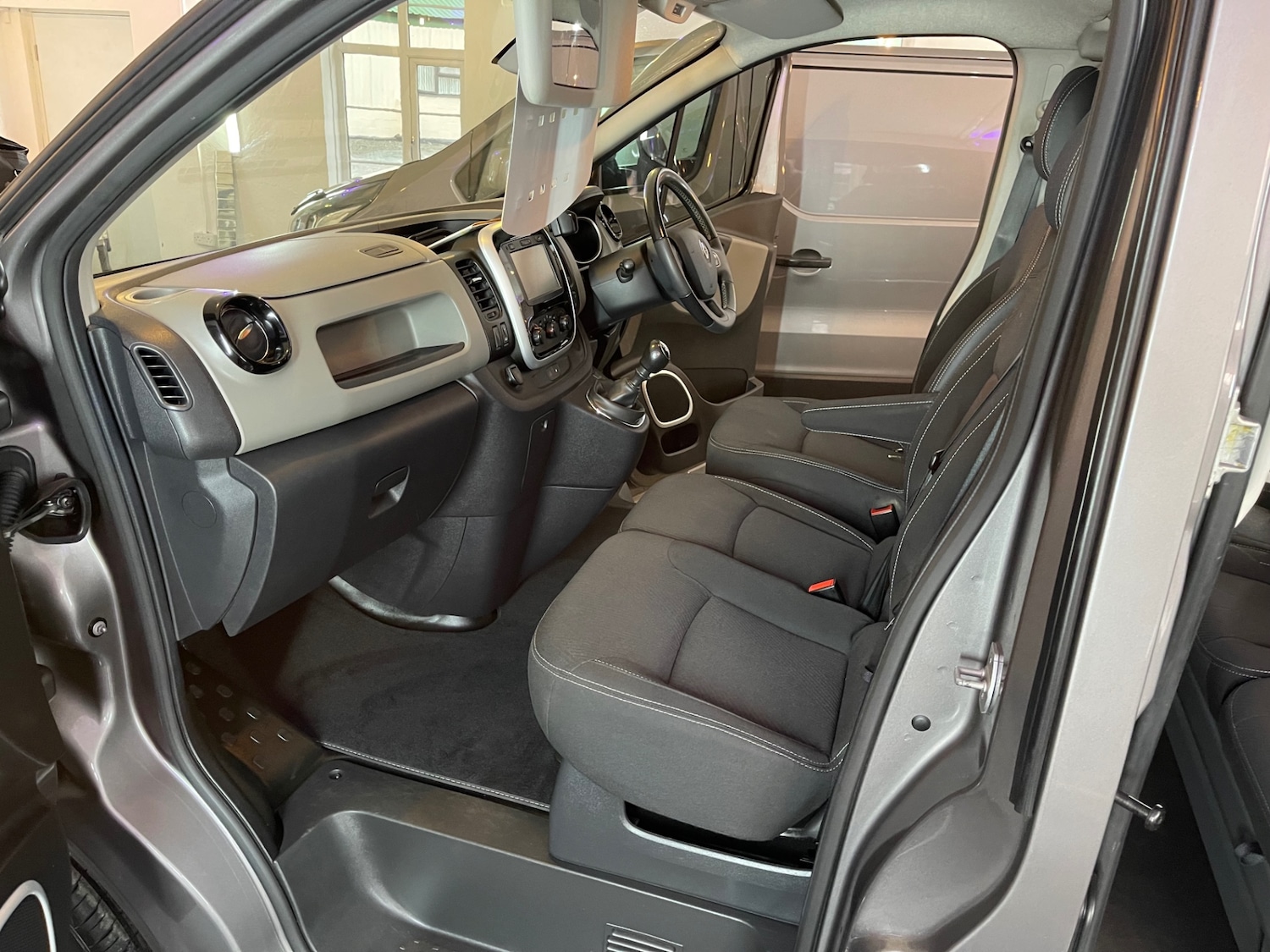 Used Renault Trafic 2017 for sale - 77087361: Photo 8