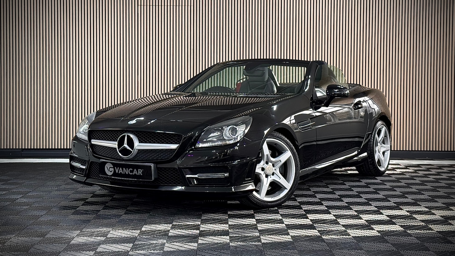 Used Mercedes-Benz SLK 2015 for sale - 77901876: Photo 12