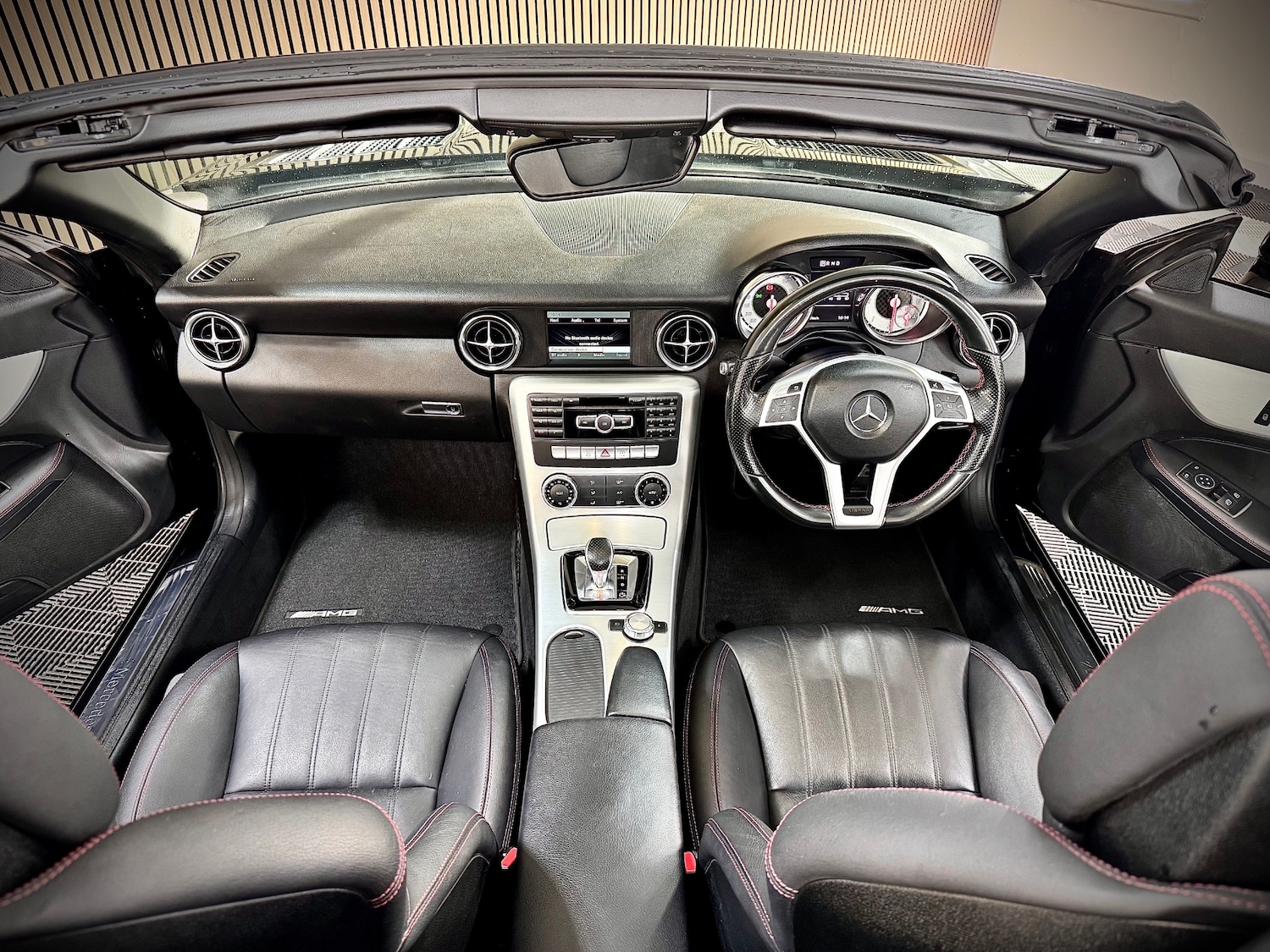 Used Mercedes-Benz SLK 2015 for sale - 77901876: Photo 16