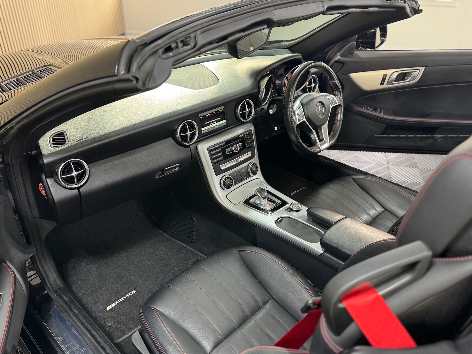 Used Mercedes-Benz SLK 2015 for sale - 77901876: Photo 19