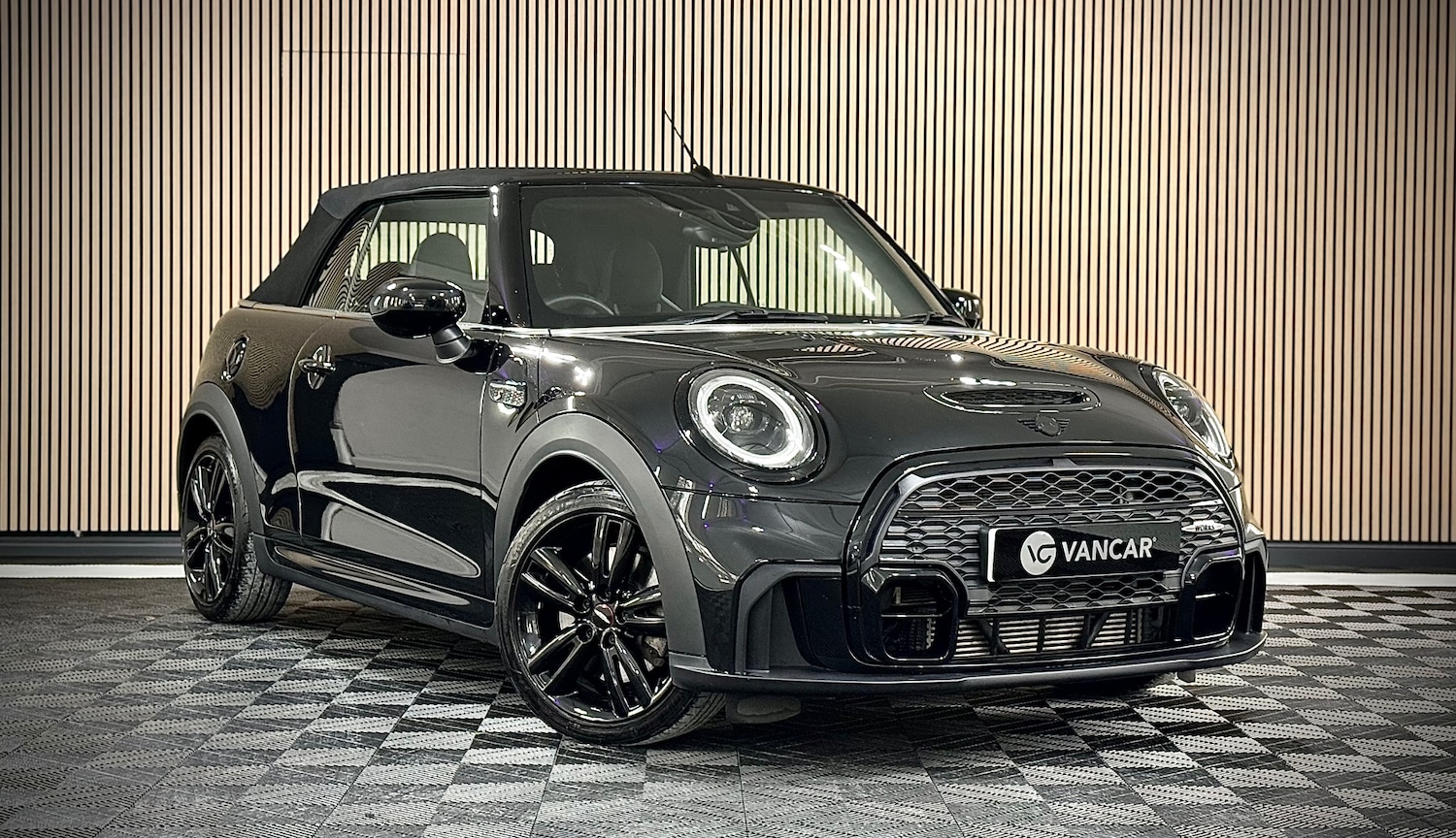 Used MINI Convertible 2023 for sale - 76618848: Photo 3