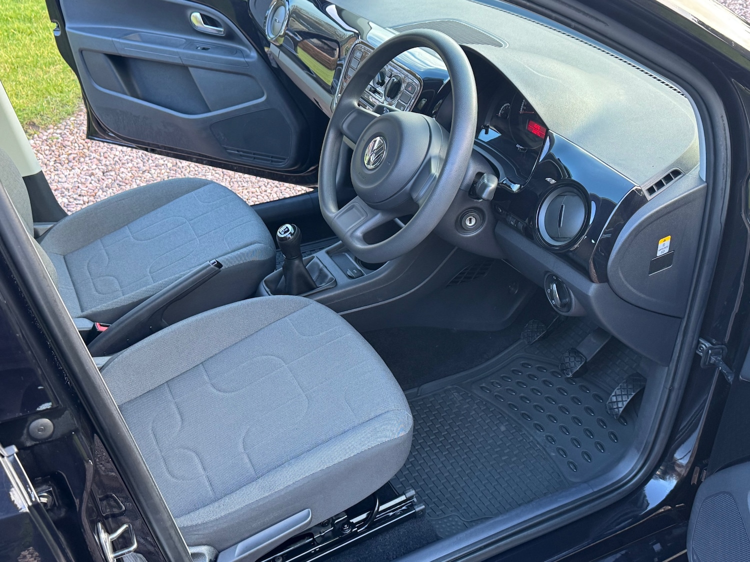 Used Volkswagen up! 2012 for sale - 73865222: Photo 8