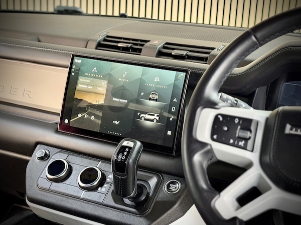 Used Land Rover Defender 2023 for sale - 74764081: Photo 6