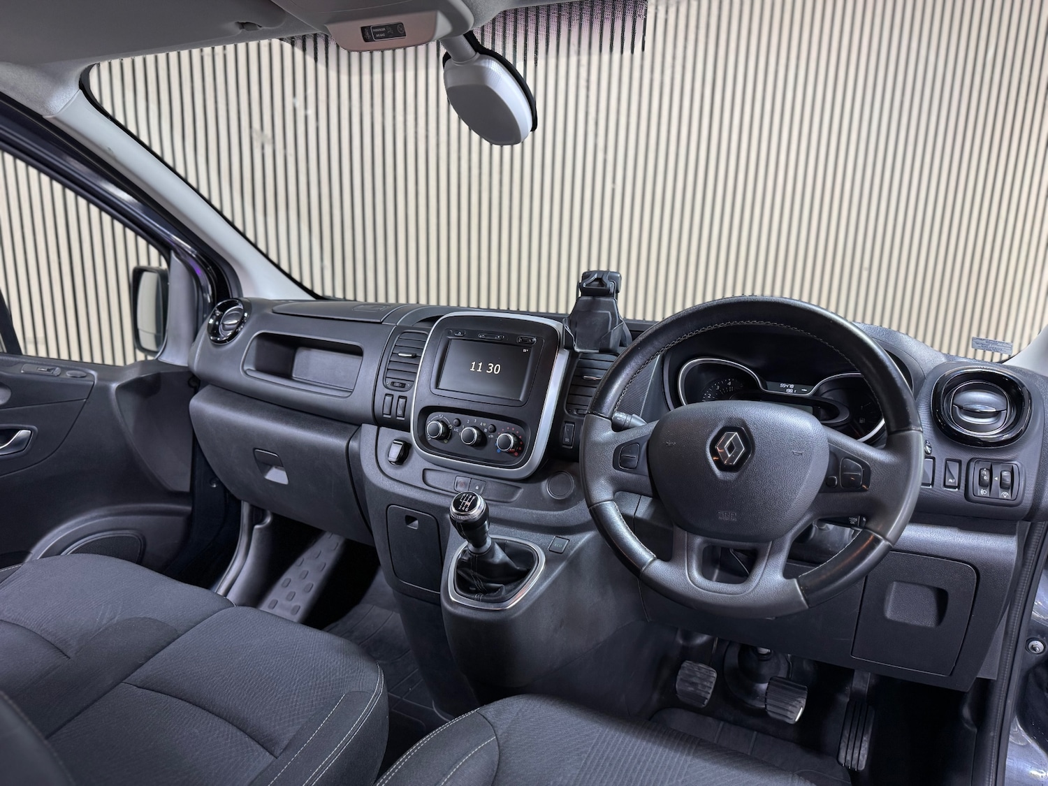 Used Renault Trafic 2021 for sale - 76117162: Photo 2