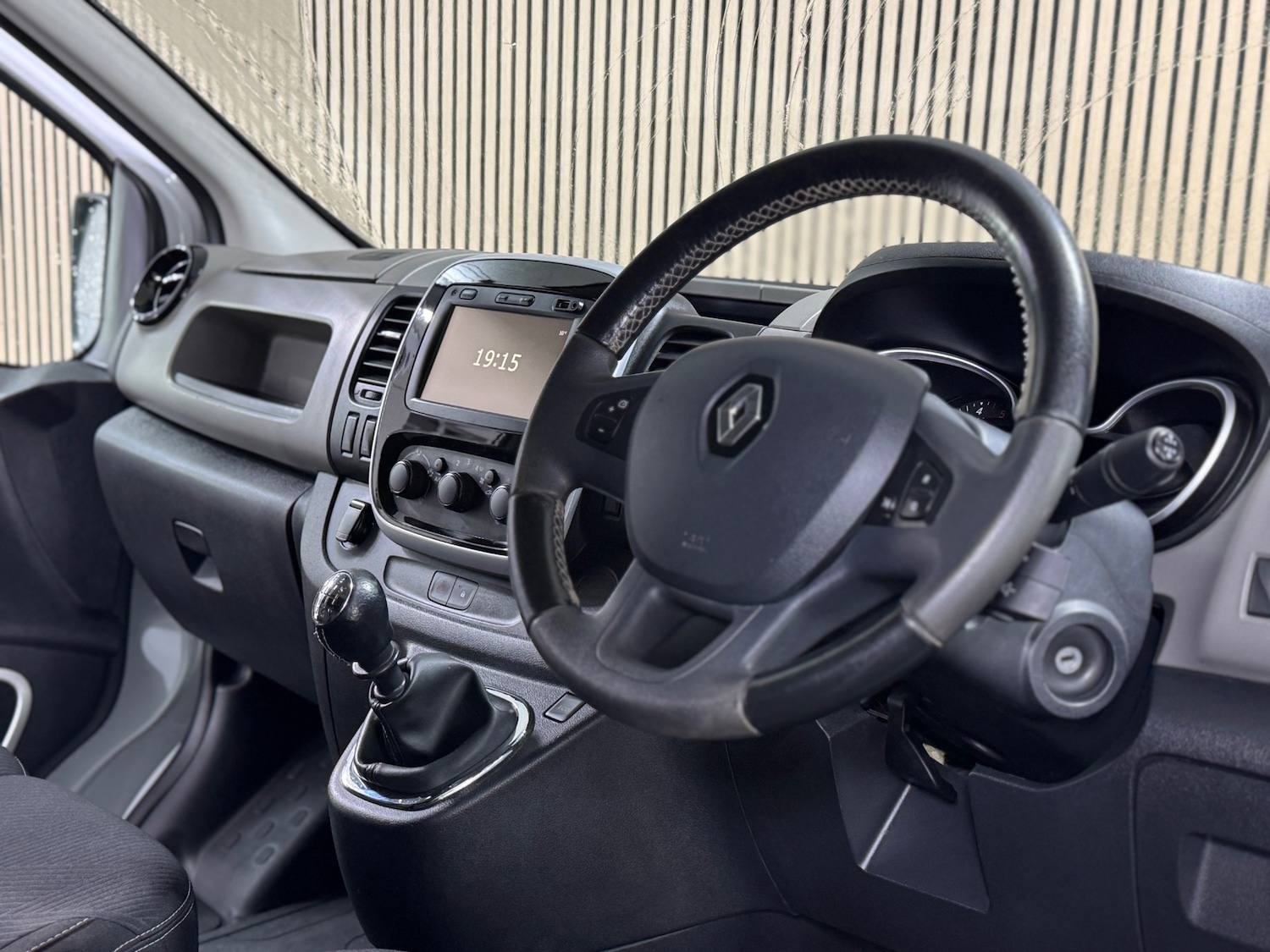 Used Renault Trafic 2017 for sale - 76381966: Photo 2