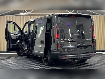 Used Renault Trafic 2018 for sale - 77289399: Photo