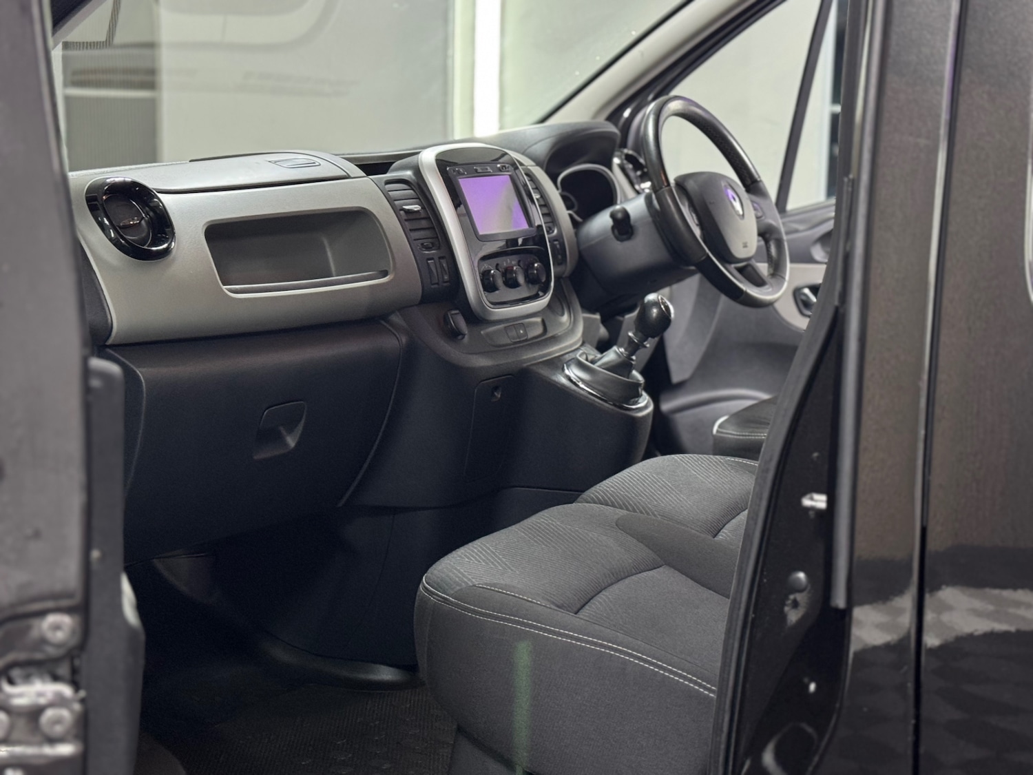 Used Renault Trafic 2017 for sale - 76382393: Photo 10