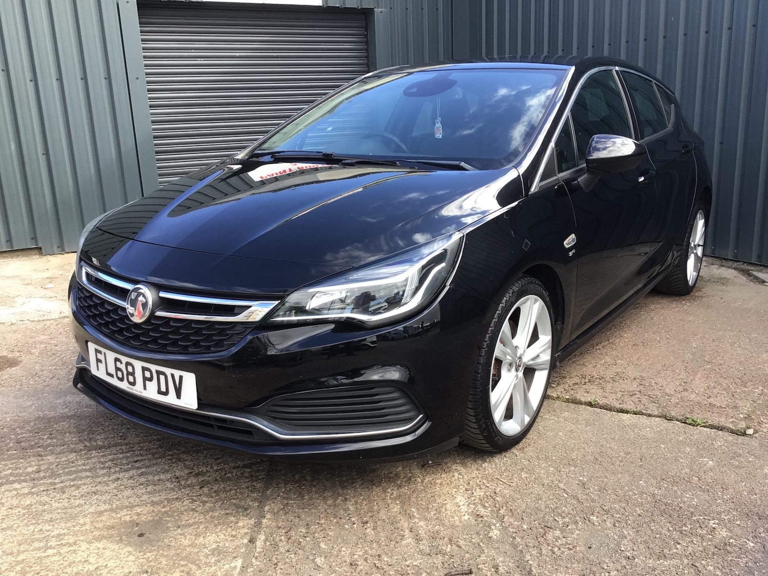 Used Vauxhall Astra 2018 for sale - 76075878: Photo 1