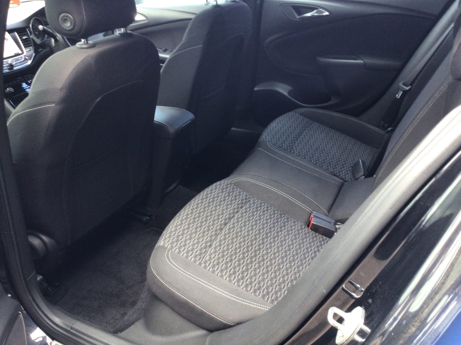 Used Vauxhall Astra 2018 for sale - 76075878: Photo 10