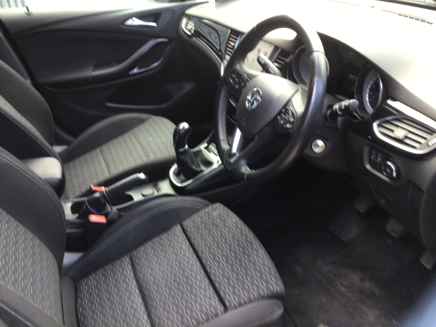 Used Vauxhall Astra 2018 for sale - 76075878: Photo 8