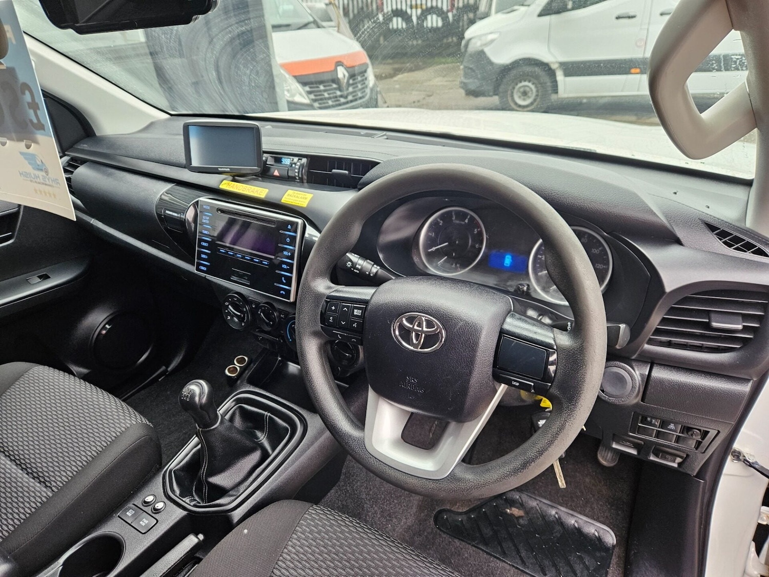 Used Toyota Hilux 2018 for sale - 77802323: Photo 8