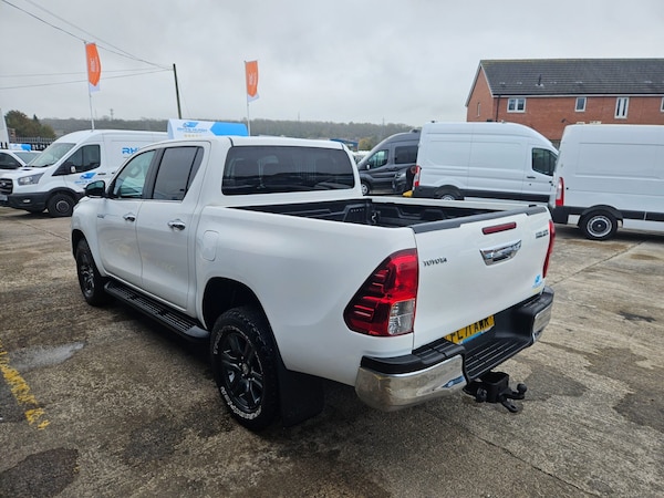 Used Toyota Hilux 2021 for sale - 76263342: Photo 4