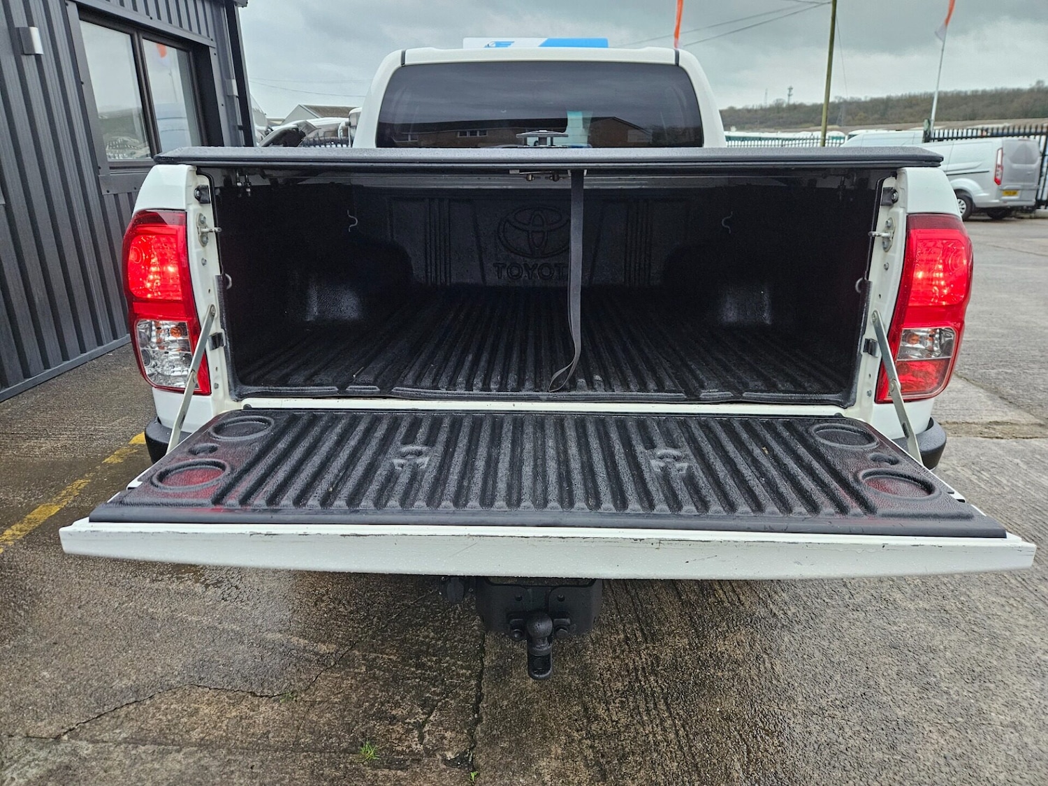 Used Toyota Hilux 2020 for sale - 76553804: Photo 8