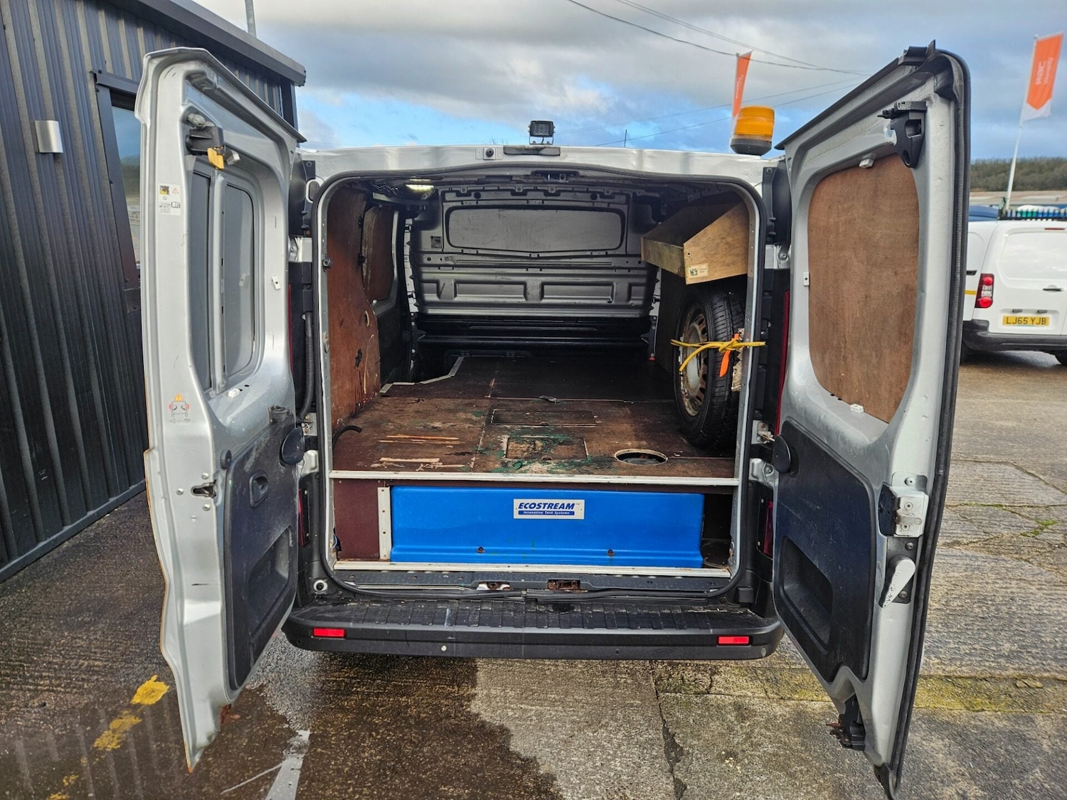 Used Vauxhall Vivaro 2015 for sale - 77701001: Photo 8