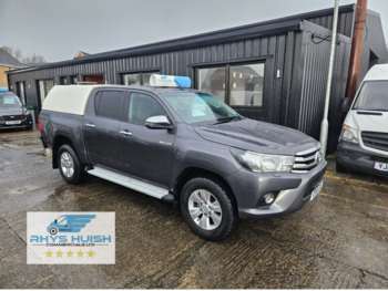 Used Toyota Hilux 2018 for sale - 74206207: Photo