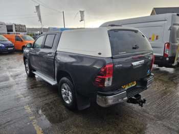 Used Toyota Hilux 2018 for sale - 74206207: Photo
