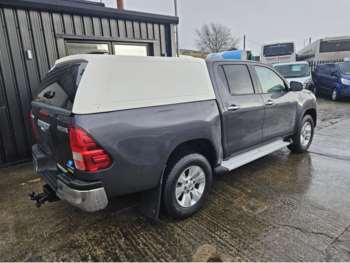 Used Toyota Hilux 2018 for sale - 74206207: Photo
