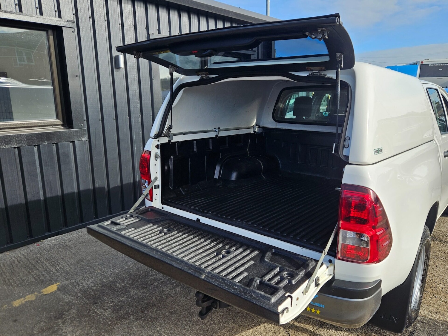 Used Toyota Hilux 2020 for sale - 76313428: Photo 11