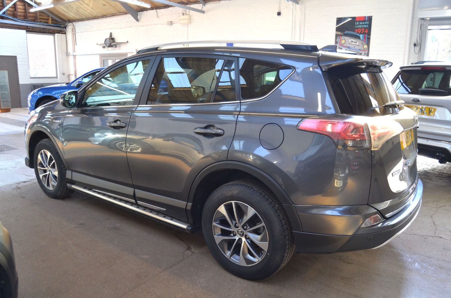 Used Toyota RAV4 2016 for sale - 77830527: Photo 4