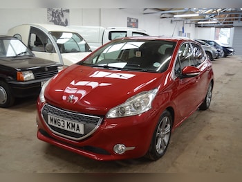 Used Peugeot 208 2013 for sale - 76860104: Photo
