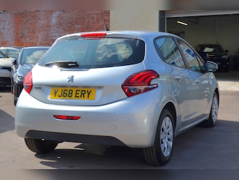Used Peugeot 208 2018 for sale - 75170215: Photo