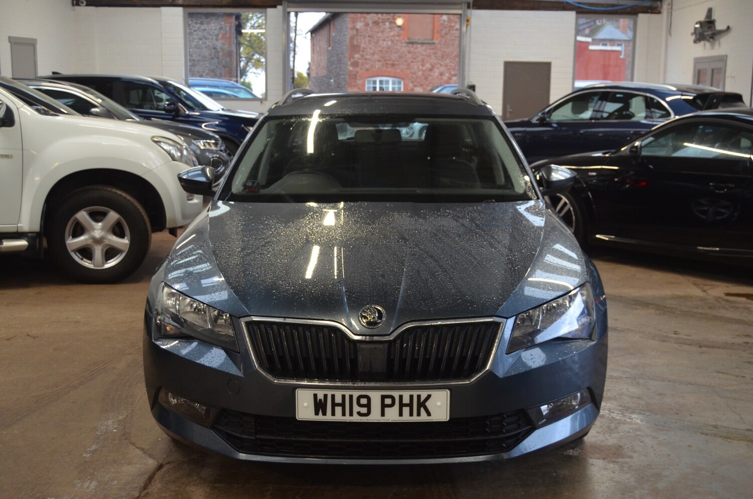 Used Skoda Superb 2019 for sale - 76541764: Photo 2